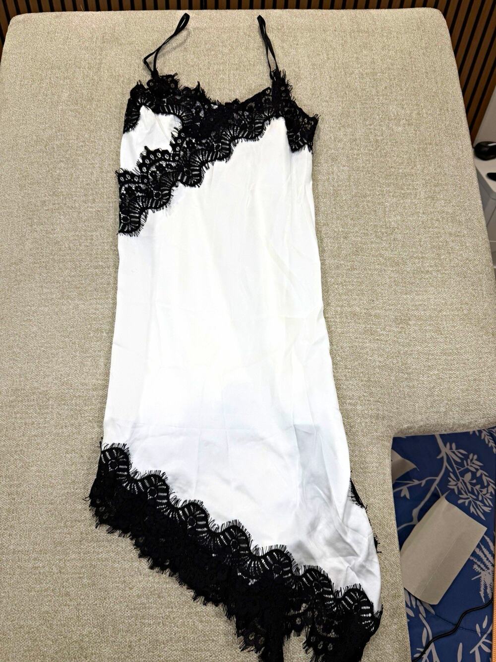Women's Full Slip M White with Black Lace Trim, Adjustable Straps, Wireless